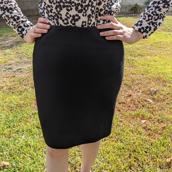 NWT Loft knee length pencil skirt - 6P - Picture 1 of 3